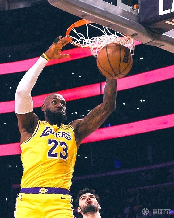 41岁90天，詹姆斯刷新自己保持的NBA最年长三双纪录